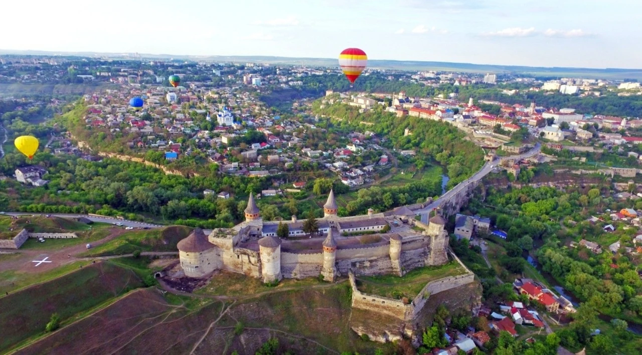 Куди поїхати в Хмельницькій області: гід місцями 2026
