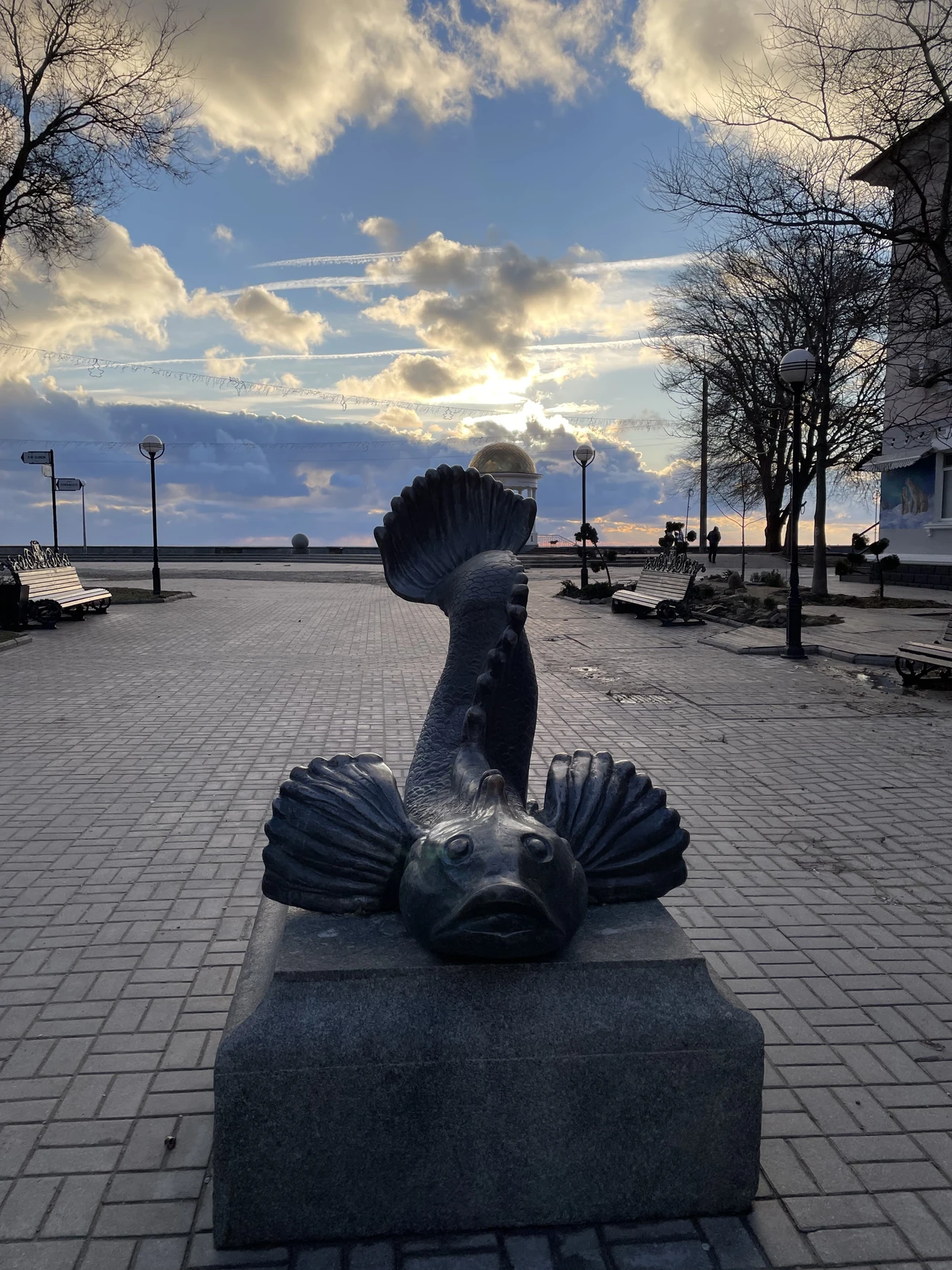 Пам’ятки в Бердянську: незвичні скульптури та морська історія